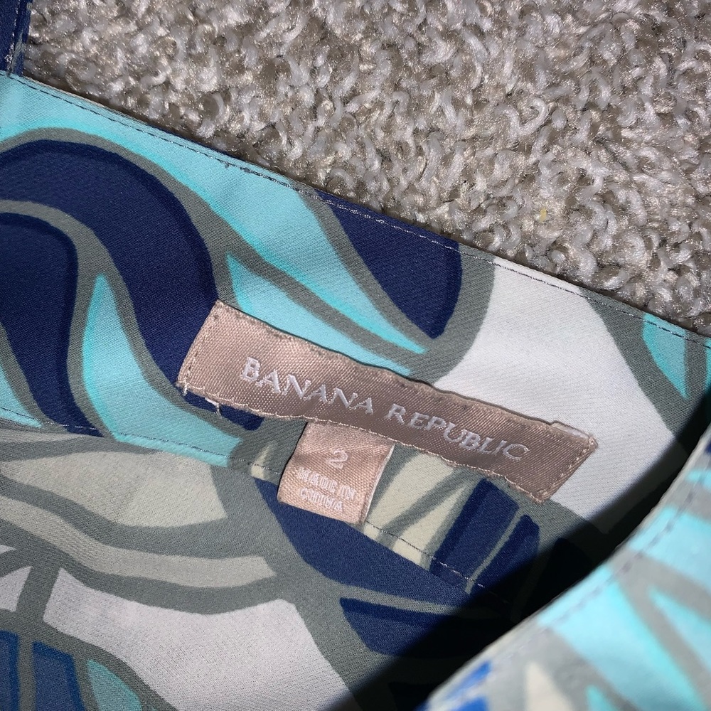 Banana Republic Blue & Gray Buttoned Blouse size 2 - Picture 8 of 9